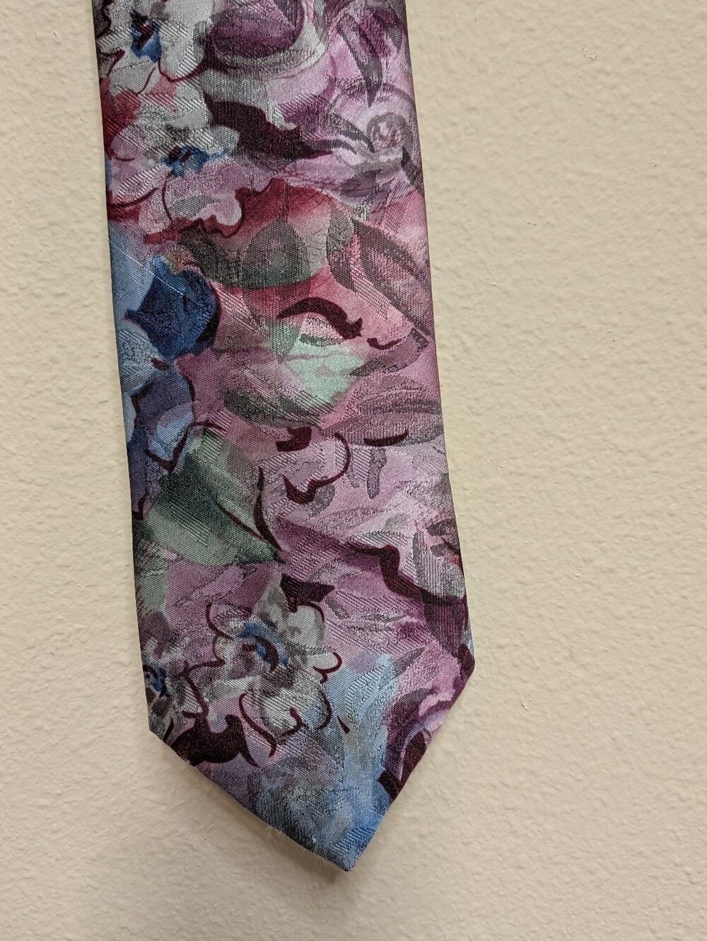 Botany 500 Tie Purple Mauve Watercolor Floral 100% Silk Made in USA Vintage Wide